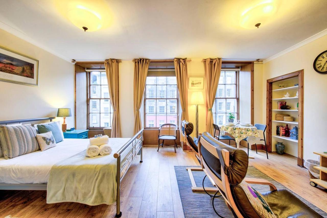 Joivy Royal Mile Apartment In Prime Location Edinburg Exteriör bild