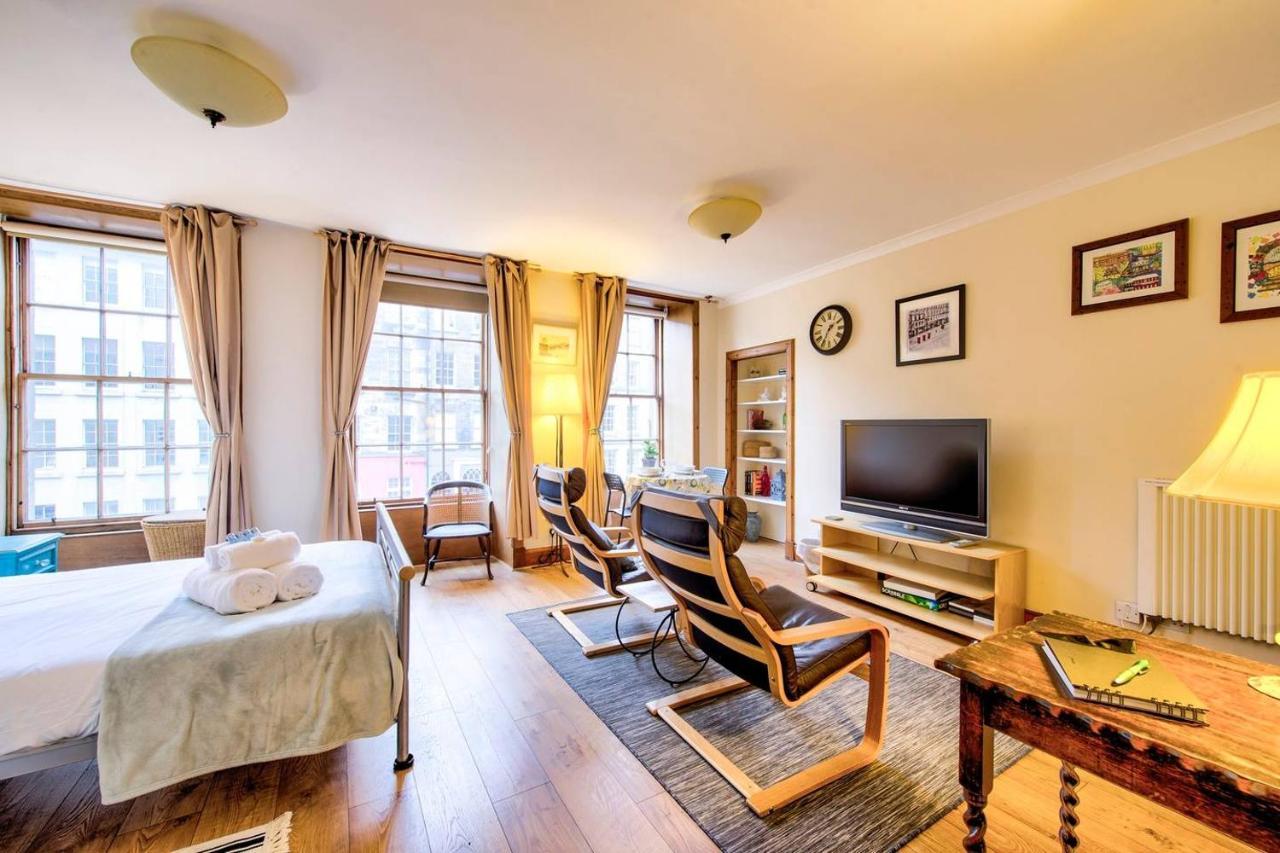 Joivy Royal Mile Apartment In Prime Location Edinburg Exteriör bild