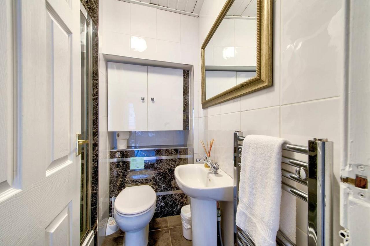 Joivy Royal Mile Apartment In Prime Location Edinburg Exteriör bild