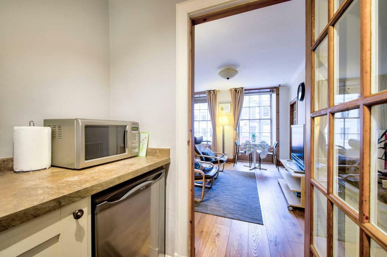 Joivy Royal Mile Apartment In Prime Location Edinburg Exteriör bild