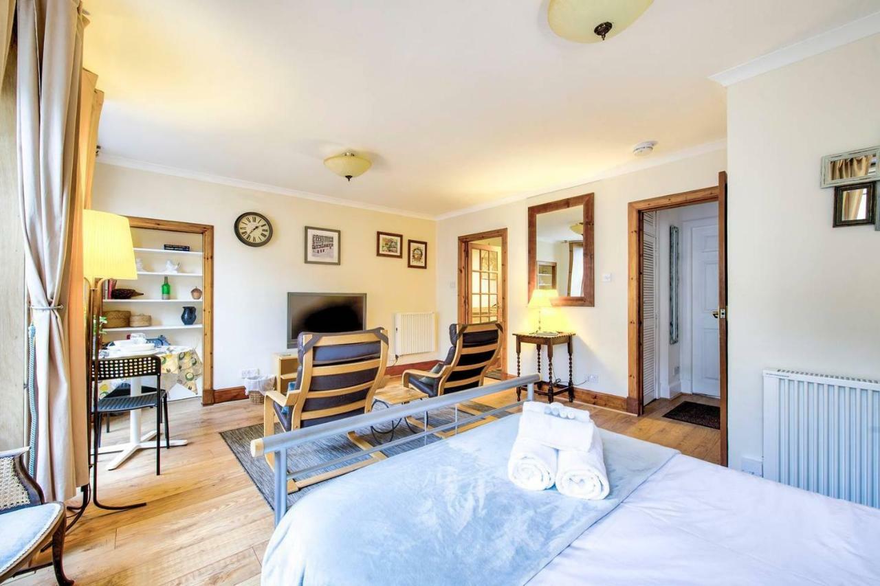 Joivy Royal Mile Apartment In Prime Location Edinburg Exteriör bild